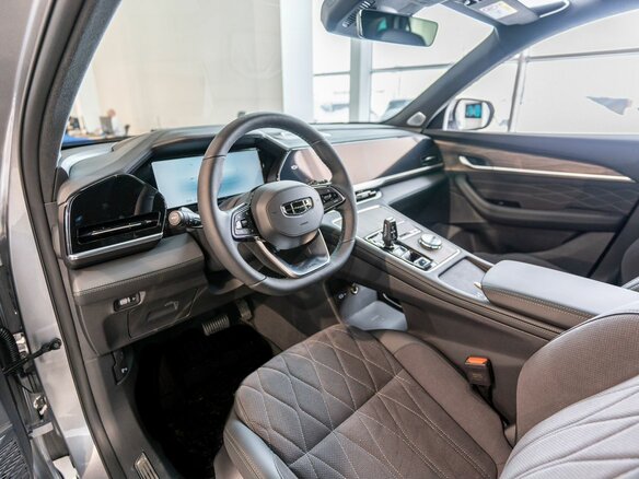 2026 Geely Monjaro I Рестайлинг, серебристый, 4954990 рублей - вид 15