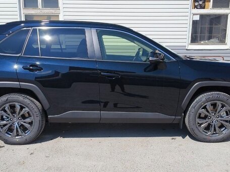 2024 Toyota RAV4 V (XA50), чёрный, 5750000 рублей, вид 4