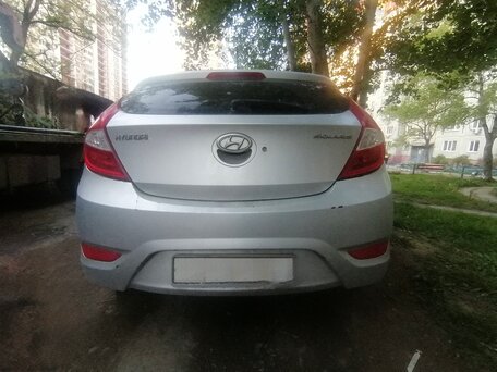 2011 Hyundai Solaris I, серебристый, 455000 рублей, вид 2