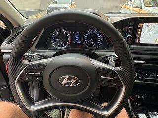 2020 Hyundai Sonata VIII (DN8), чёрный, 1800000 рублей, вид 5