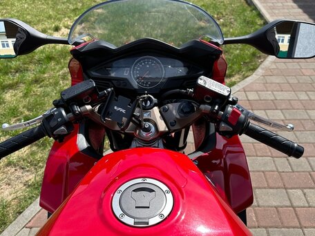 2014 Honda VFR 800, пурпурный, 717641 рублей, вид 2