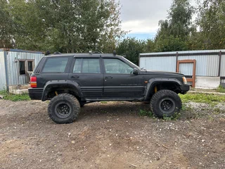 1997 Jeep Grand Cherokee I (ZJ) Рестайлинг, чёрный, 600000 рублей, вид 1
