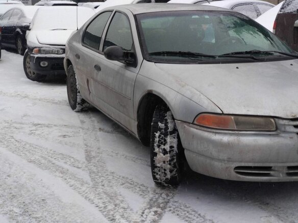 1999 Plymouth Breeze, серый, 250000 рублей