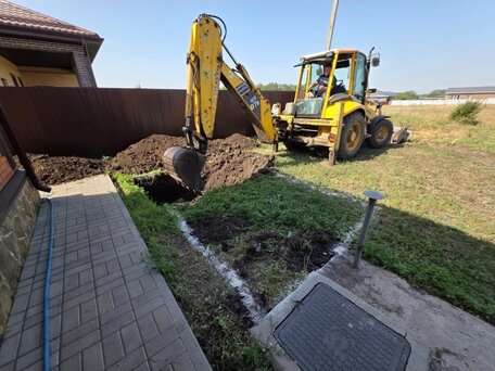 2003 Komatsu WB97R, жёлтый, 4200000 рублей, вид 1