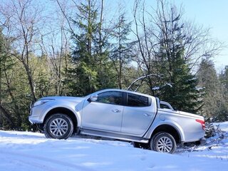 2018 Mitsubishi L200 V, серебристый, 1800000 рублей, вид 4