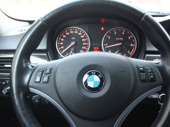 2012 BMW 3 серии 320i V (E90/E91/E92/E93) Рестайлинг, белый - вид 26