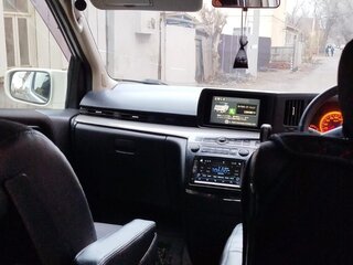 2003 Nissan Elgrand II (E51), белый, 1050000 рублей, вид 5