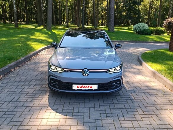 2023 Volkswagen Golf GTI VIII, серый, 2950000 рублей - вид 2