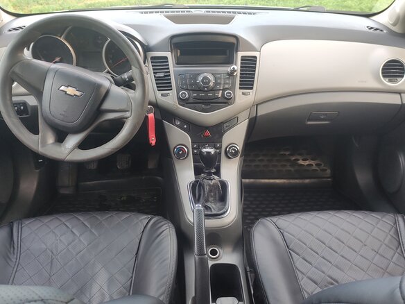 2010 Chevrolet Cruze I, серебристый, 540000 рублей - вид 6