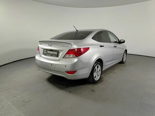 2013 Hyundai Solaris I, серебристый, 597000 рублей, вид 5