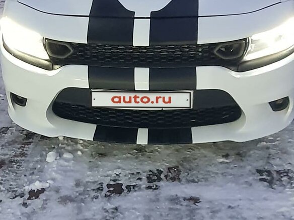 2019 Dodge Charger R__T VII (LD) Рестайлинг, белый, 4300000 рублей - вид 2
