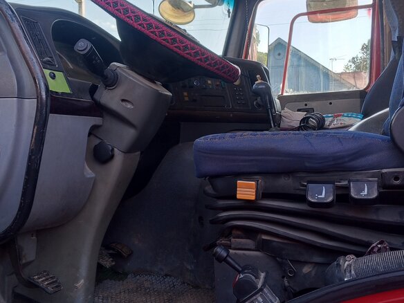 2007 Sinotruk Howo A5, красный, 830000 рублей - вид 2