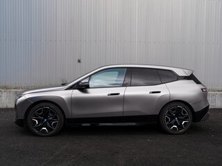 2022 BMW iX xDrive40 I (I20), серый, 7900000 рублей, вид 2