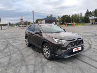 2020 Toyota RAV4 V (XA50), коричневый, 3300000 рублей, вид 3