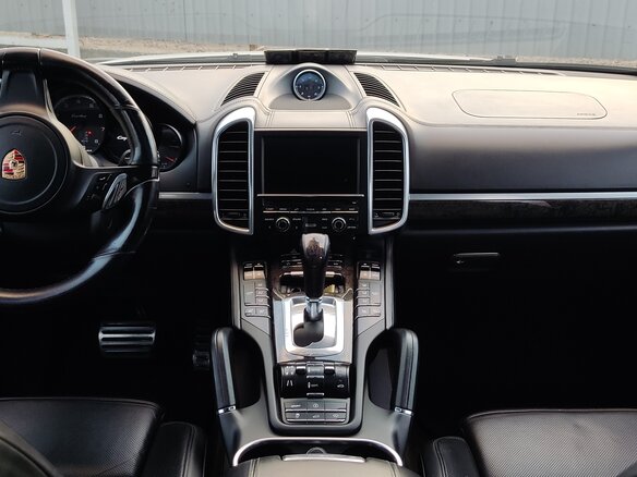2012 Porsche Cayenne Turbo II (958), белый, 2200000 рублей - вид 4