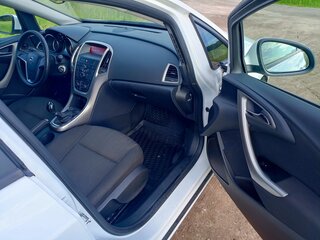 2011 Opel Astra J, белый, 600000 рублей, вид 4