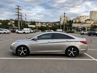 2010 Hyundai Sonata VI (YF), серый, 650000 рублей, вид 4