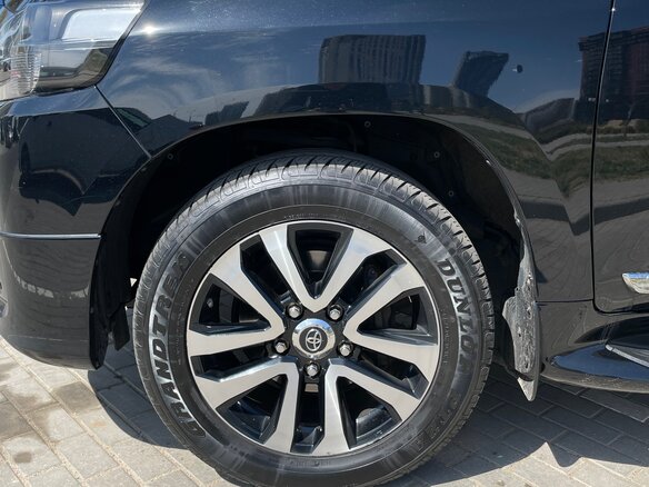 2019 Toyota Land Cruiser 200 Series Рестайлинг 2, чёрный, 9800000 рублей - вид 25