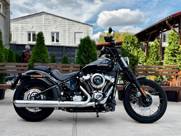 2025 Harley-Davidson Street Bob, чёрный, 2690000 рублей - вид 1