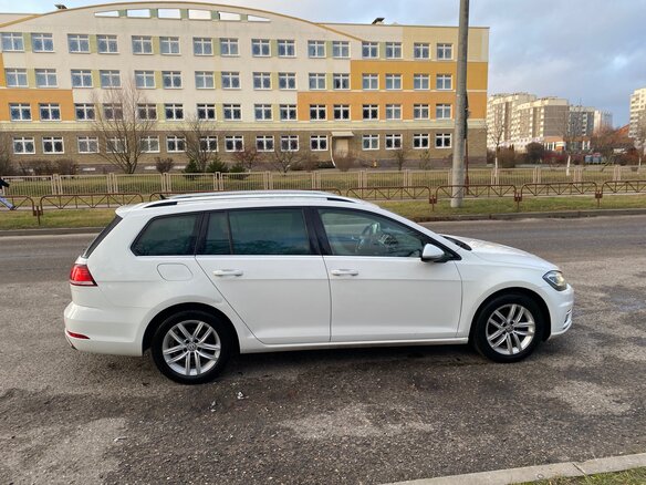 2018 Volkswagen Golf VII Рестайлинг, белый, 1250000 рублей - вид 3