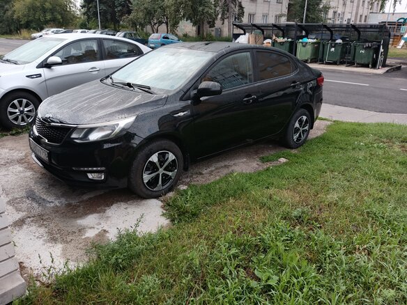 2015 Kia Rio III Рестайлинг, чёрный, 850000 рублей