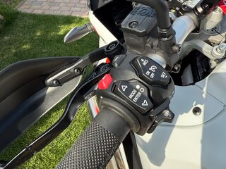 2025 Ducati DesertX, белый, 1790000 рублей, вид 5