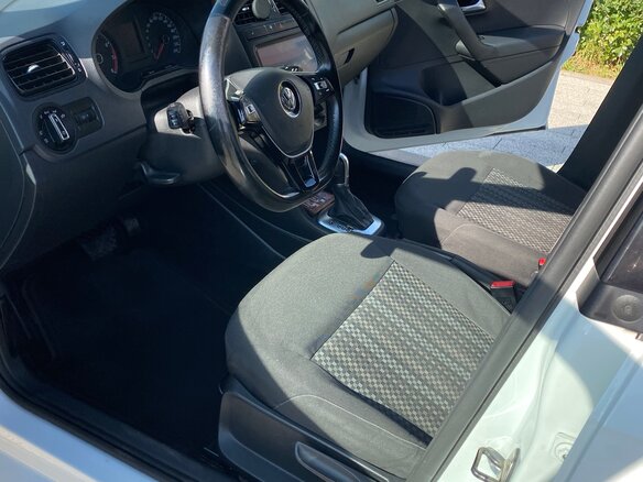 2015 Volkswagen Polo V Рестайлинг, белый, 1099999 рублей - вид 9