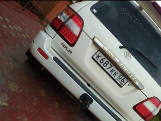 2002 Toyota Land Cruiser 100 Series Рестайлинг 1, белый, 1650000 рублей, вид 5