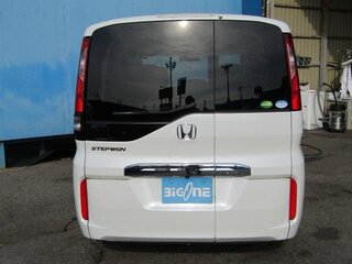 2019 Honda Stepwgn V Рестайлинг, белый, 1690000 рублей, вид 3