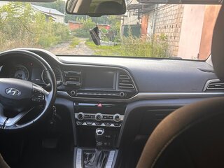 2019 Hyundai Elantra VI (AD) Рестайлинг, серый, 1950000 рублей, вид 4