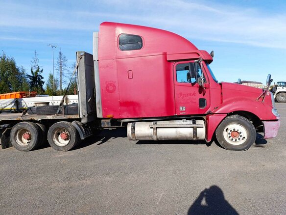 2003 Freightliner Century Class, красный, 1690000 рублей - вид 15