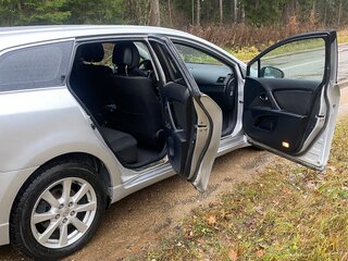 2009 Toyota Avensis III, серебристый, 1100000 рублей, вид 5