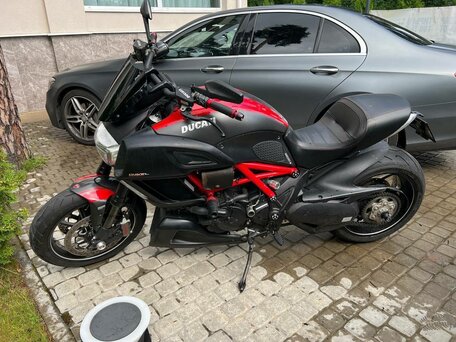 2014 Ducati Diavel Carbon, пурпурный, 900000 рублей, вид 3