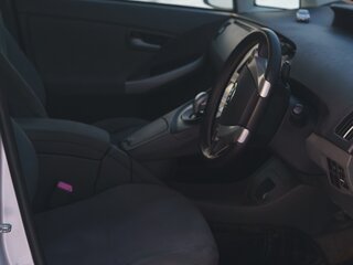 2009 Toyota Prius III (XW30), серебристый, 888000 рублей, вид 5