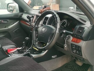 2006 Toyota Land Cruiser Prado 5-speed 120 Series, серебристый, 2200000 рублей, вид 4