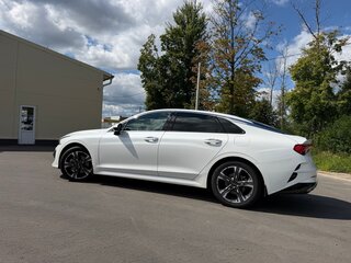 2021 Kia K5 III, белый, 3050000 рублей, вид 4