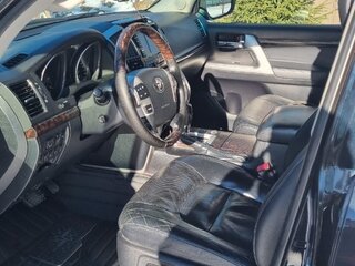 2012 Toyota Land Cruiser 200 Series Рестайлинг 1, чёрный, 4500000 рублей, вид 4