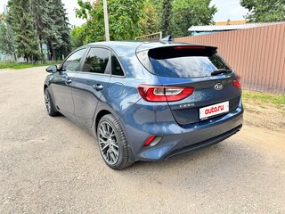 2018 Kia Ceed III, синий, 1650000 рублей, вид 4