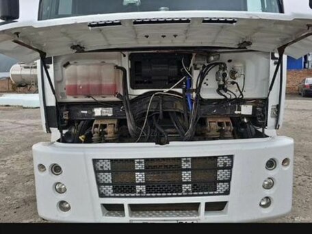 2009 Ford Cargo 25xx, белый, 2250000 рублей, вид 2