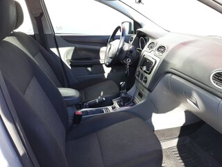 2010 Ford Focus II Рестайлинг, серебристый, 550000 рублей, вид 5