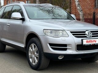 2008 Volkswagen Touareg I Рестайлинг, серебристый, 1370000 рублей, вид 5