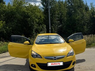 2013 Opel Astra GTC J Рестайлинг, жёлтый, 1100000 рублей, вид 2