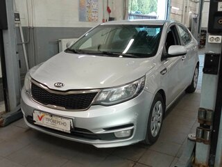2015 Kia Rio III, серебристый, 710000 рублей, вид 1