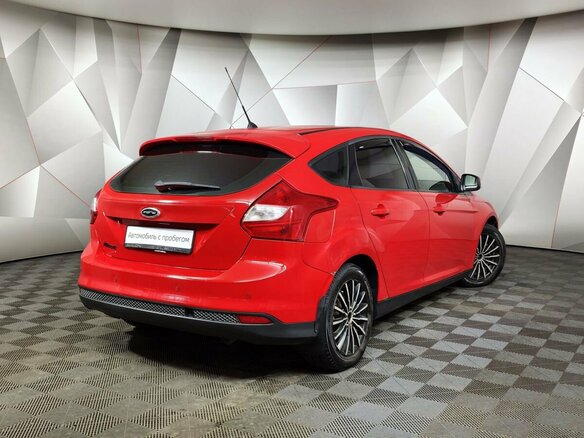 2011 Ford Focus III, красный - вид 1
