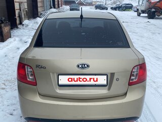 2010 Kia Rio II Рестайлинг, бежевый, 550000 рублей, вид 3