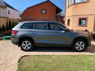 2020 Skoda Kodiaq I, серый, 1925000 рублей, вид 3