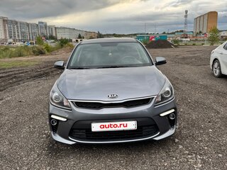2020 Kia Rio IV, серый, 1375000 рублей, вид 1