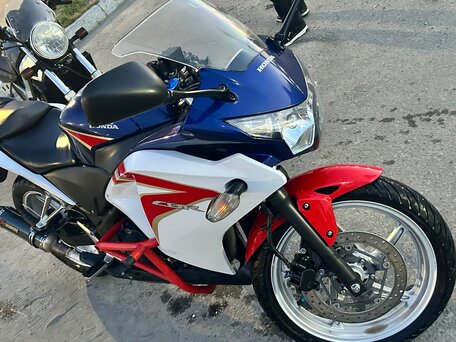 2011 Honda CB250R, белый, 350000 рублей, вид 4