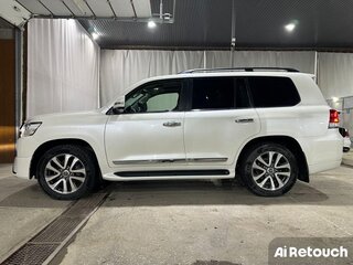 2016 Toyota Land Cruiser 200 Series Рестайлинг 2, белый, 5650000 рублей, вид 4