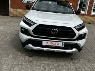 2023 Toyota RAV4 V (XA50), белый, 4900000 рублей, вид 1